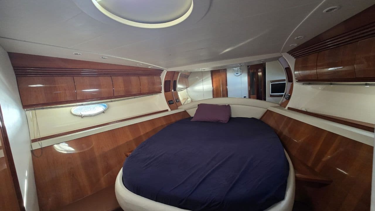 Pershing 54 view 15