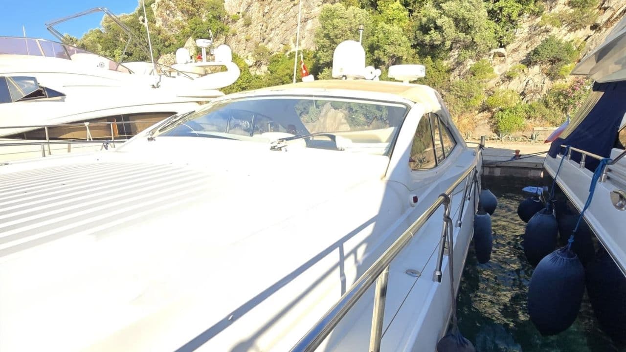 Pershing 54 view 16