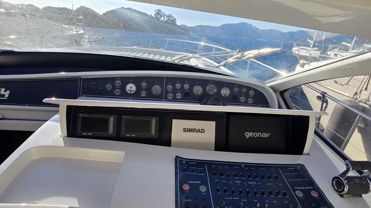 Pershing 54 view 25
