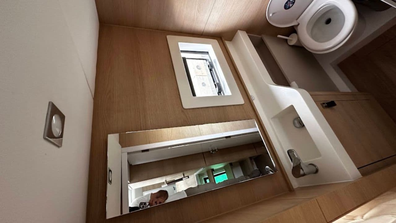 Aventura 37 Cruise MANALUA Catamaran for Sale view 15