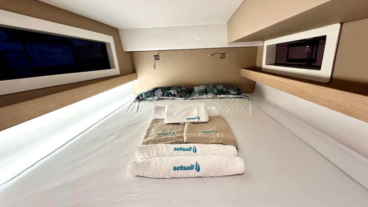 Aventura 37 Cruise MANALUA Catamaran for Sale view 19