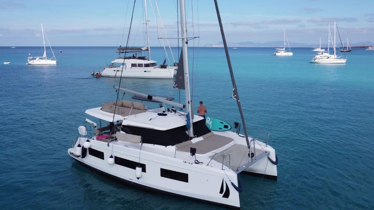 Aventura 37 Cruise MANALUA Catamaran for Sale view 1