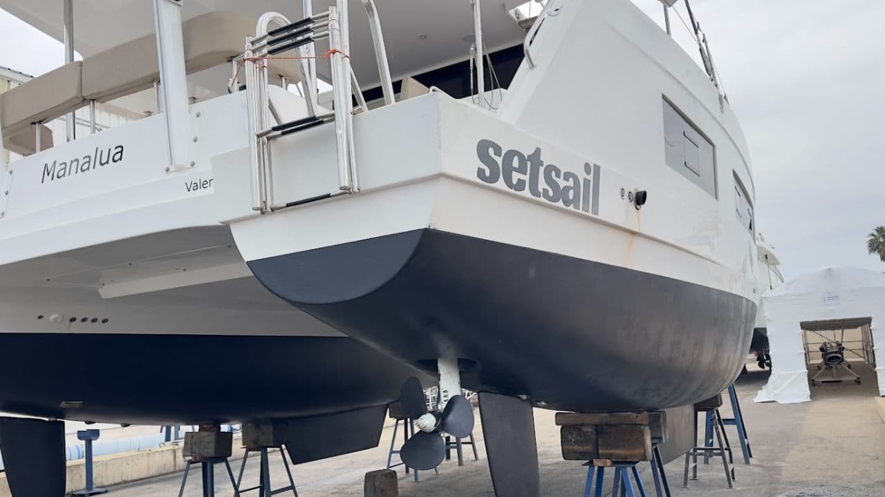 Aventura 37 Cruise MANALUA Catamaran for Sale view 9