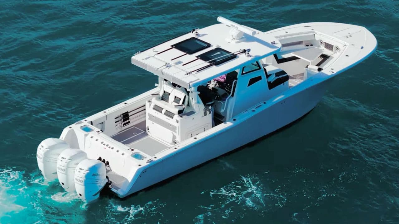 Tidewater 380 CC Adventure view 3