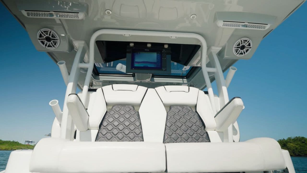 Tidewater 380 CC Adventure view 10