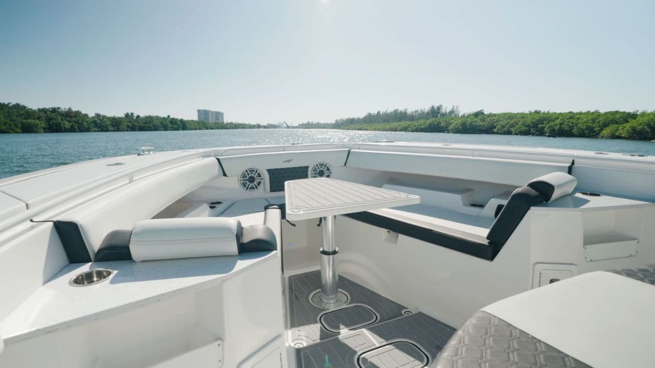 Tidewater 380 CC Adventure view 11