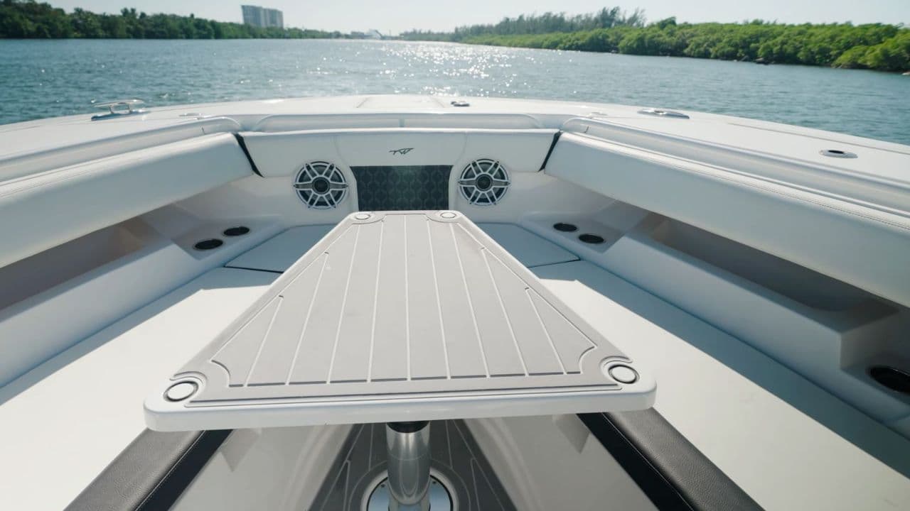 Tidewater 380 CC Adventure view 15