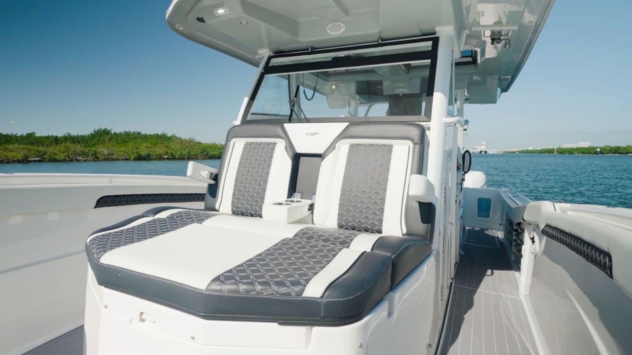 Tidewater 380 CC Adventure view 17