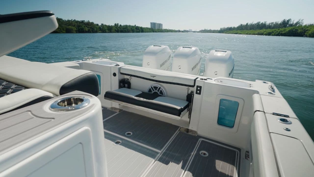Tidewater 380 CC Adventure view 12
