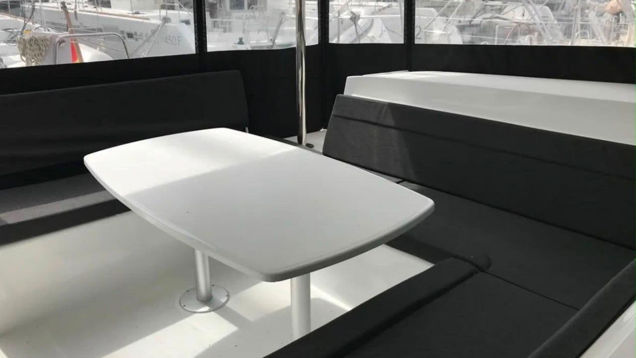Grand DeLuxe I view 3