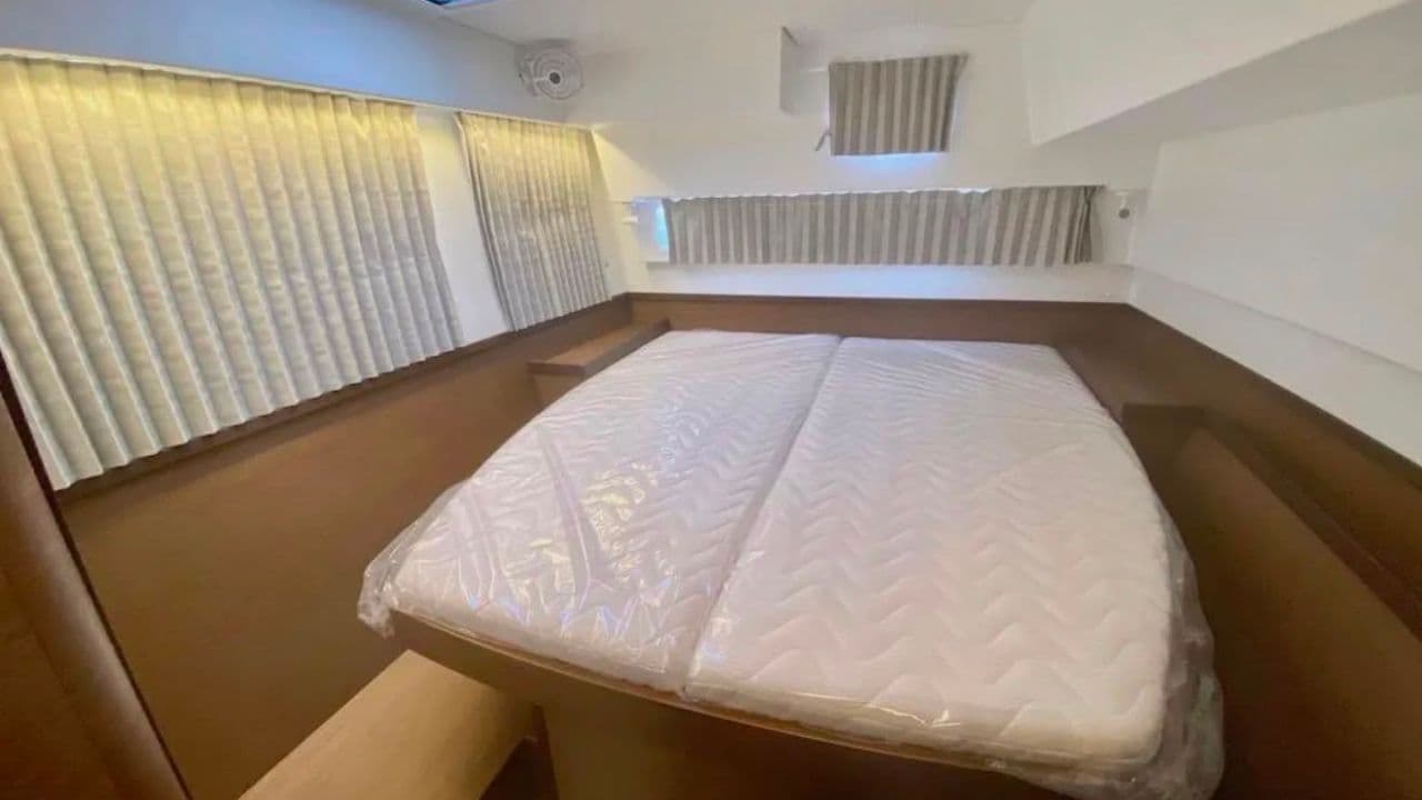 Lagoon 42 view 7