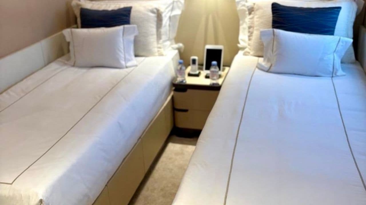 Benetti Delfino 95 view 22