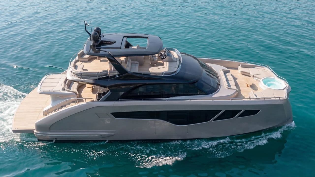 OPC-070 | Luxury Power Catamaran view 5