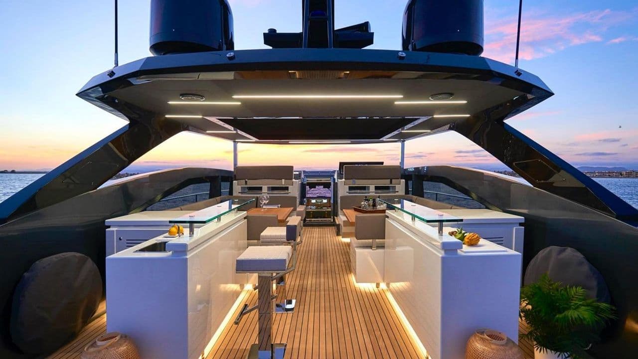 30.5M ASTONDOA CENTURY 100 | 2017 | YACHT FOR SALE view 9