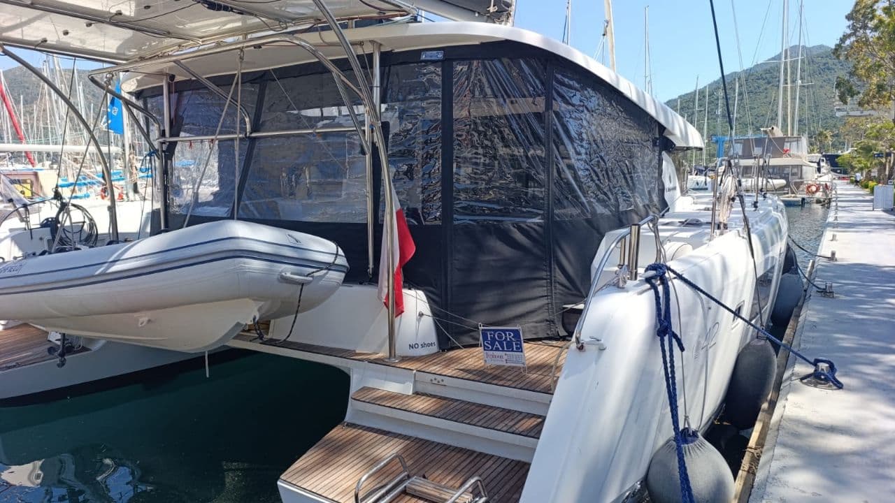 LAGOON 42 SAILING CATAMARAN FOR SALE | OWNER'S VERSION view 2