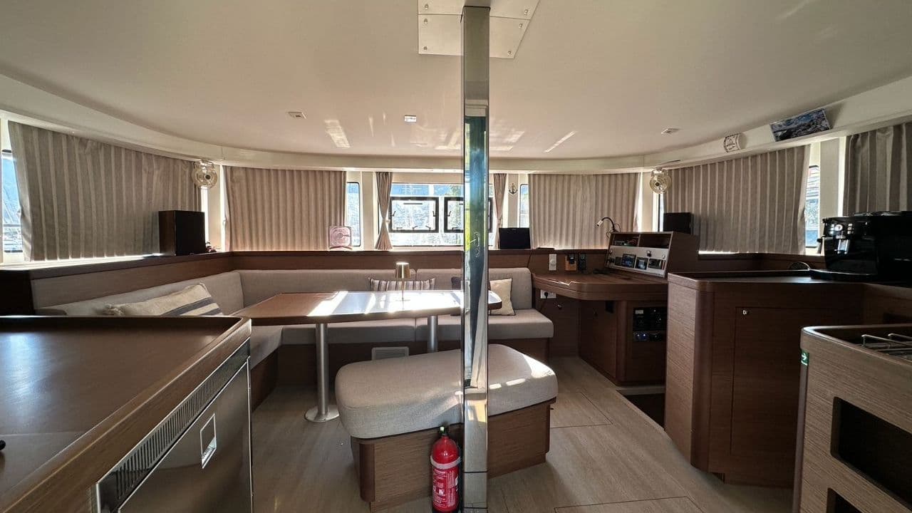 LAGOON 42 SAILING CATAMARAN FOR SALE | OWNER'S VERSION view 9