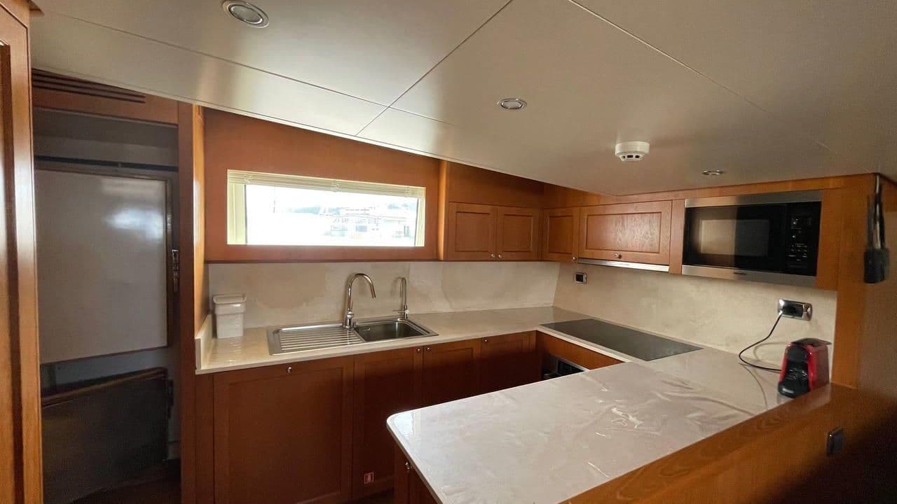 HEESEN 83 view 13