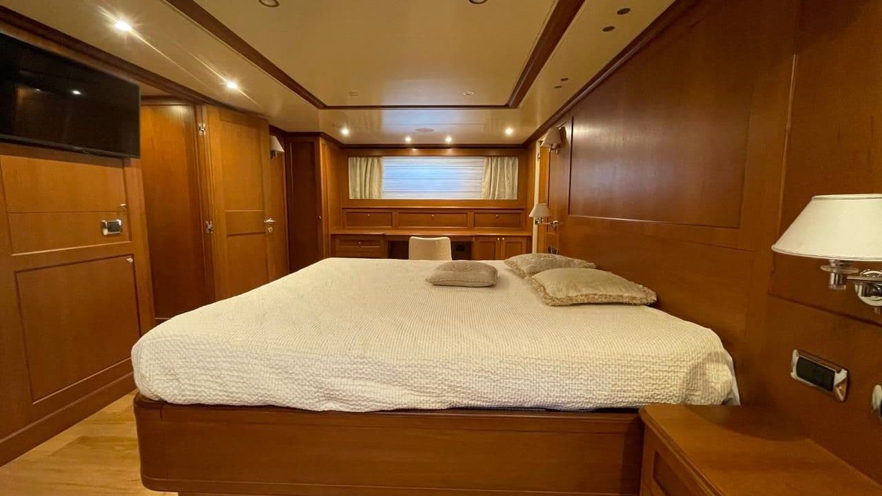 HEESEN 83 view 23