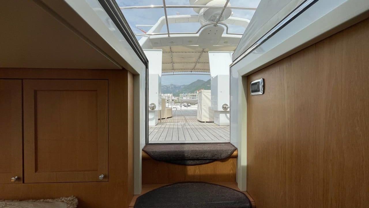 HEESEN 83 view 31