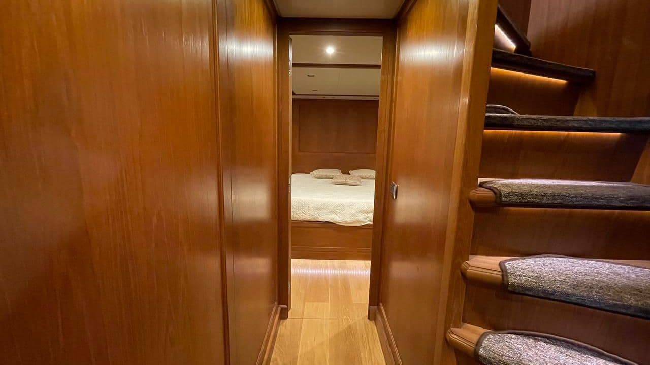 HEESEN 83 view 19