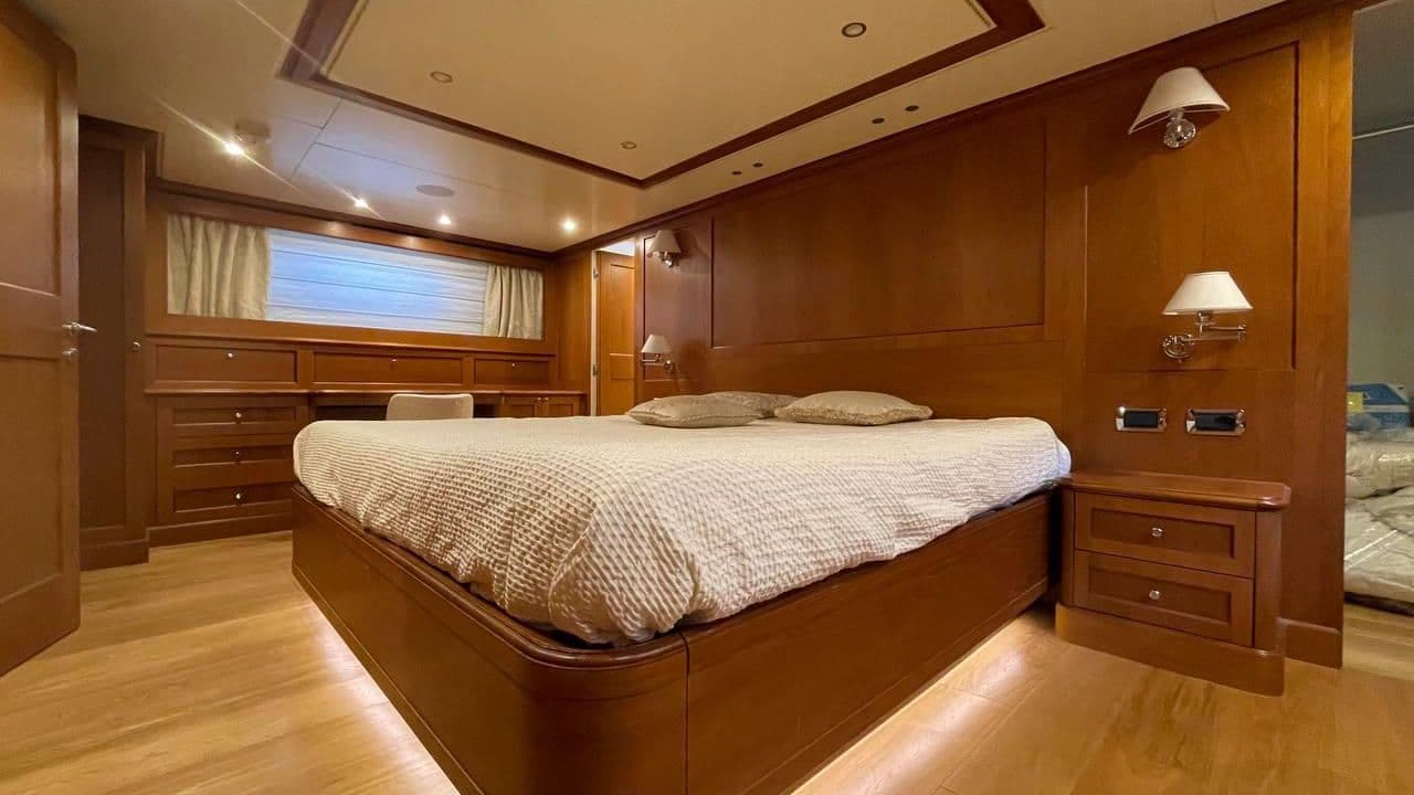 HEESEN 83 view 21