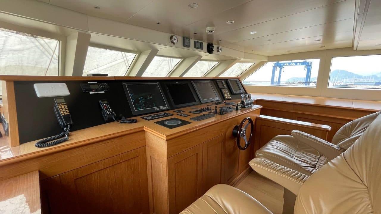 HEESEN 83 view 30