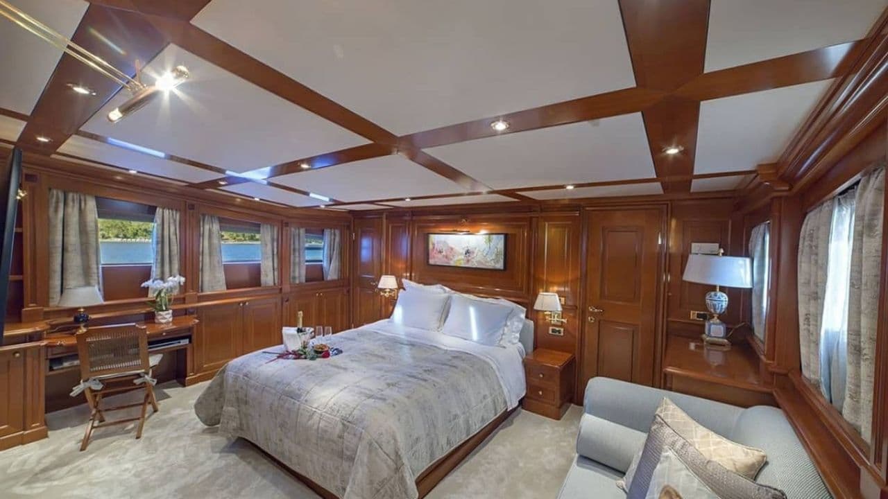 Custom 37M Motor Yacht view 17