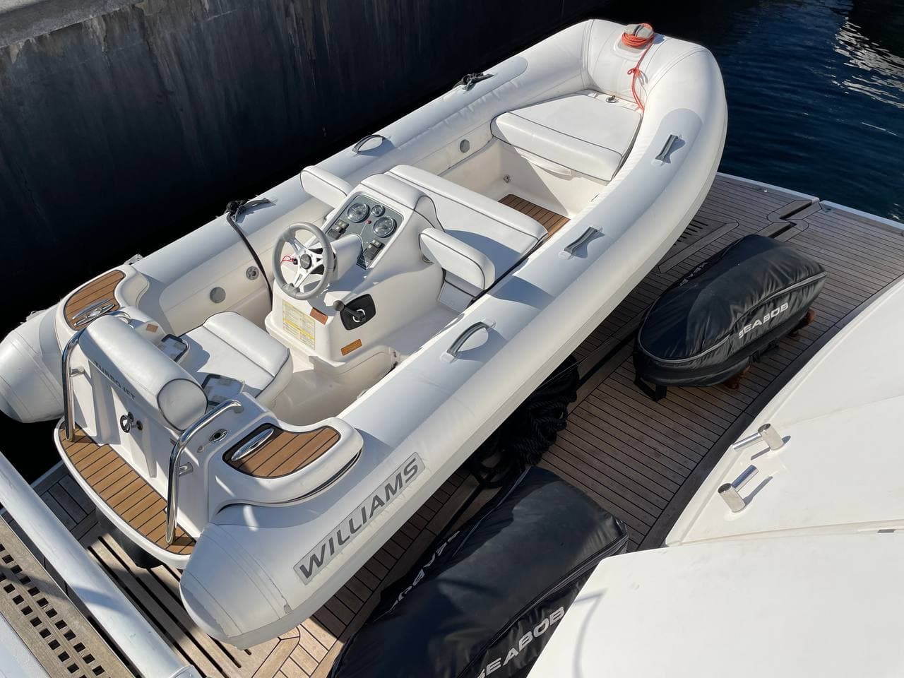 Fairline Squadron 78 view 13
