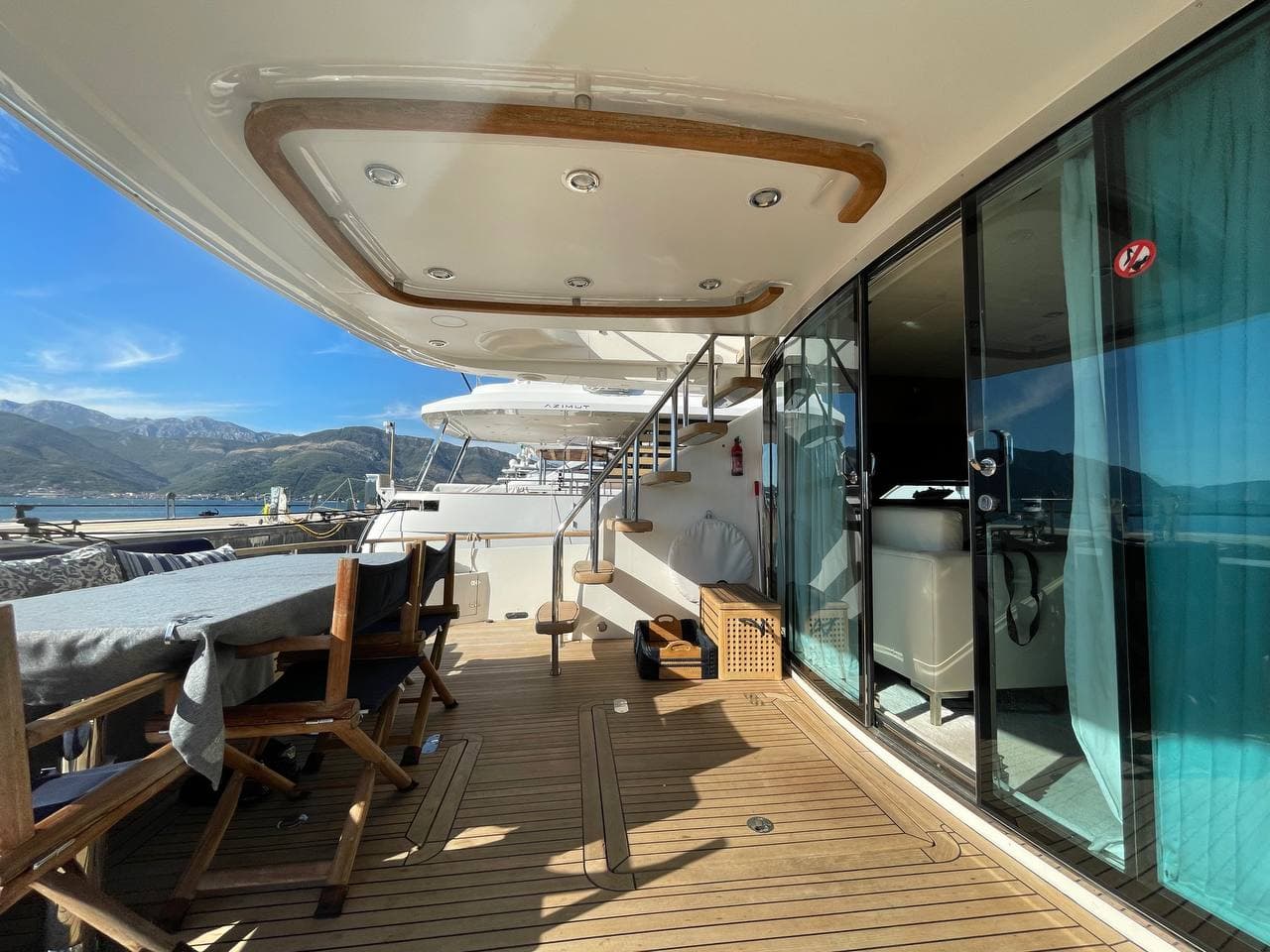 Fairline Squadron 78 view 16