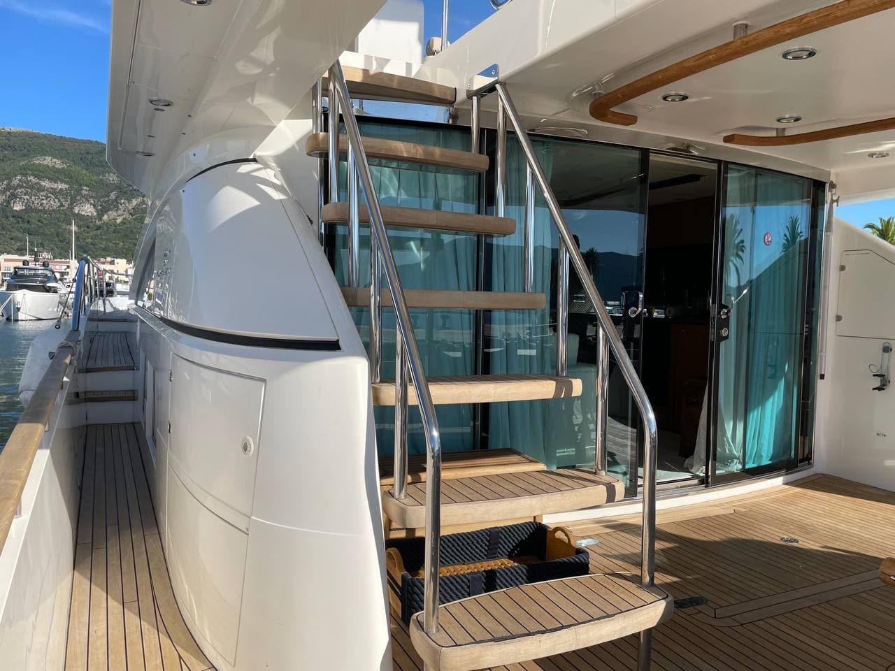 Fairline Squadron 78 view 20