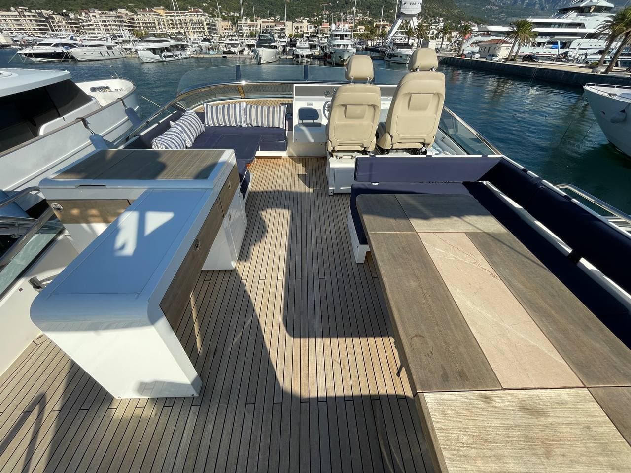 Fairline Squadron 78 view 38