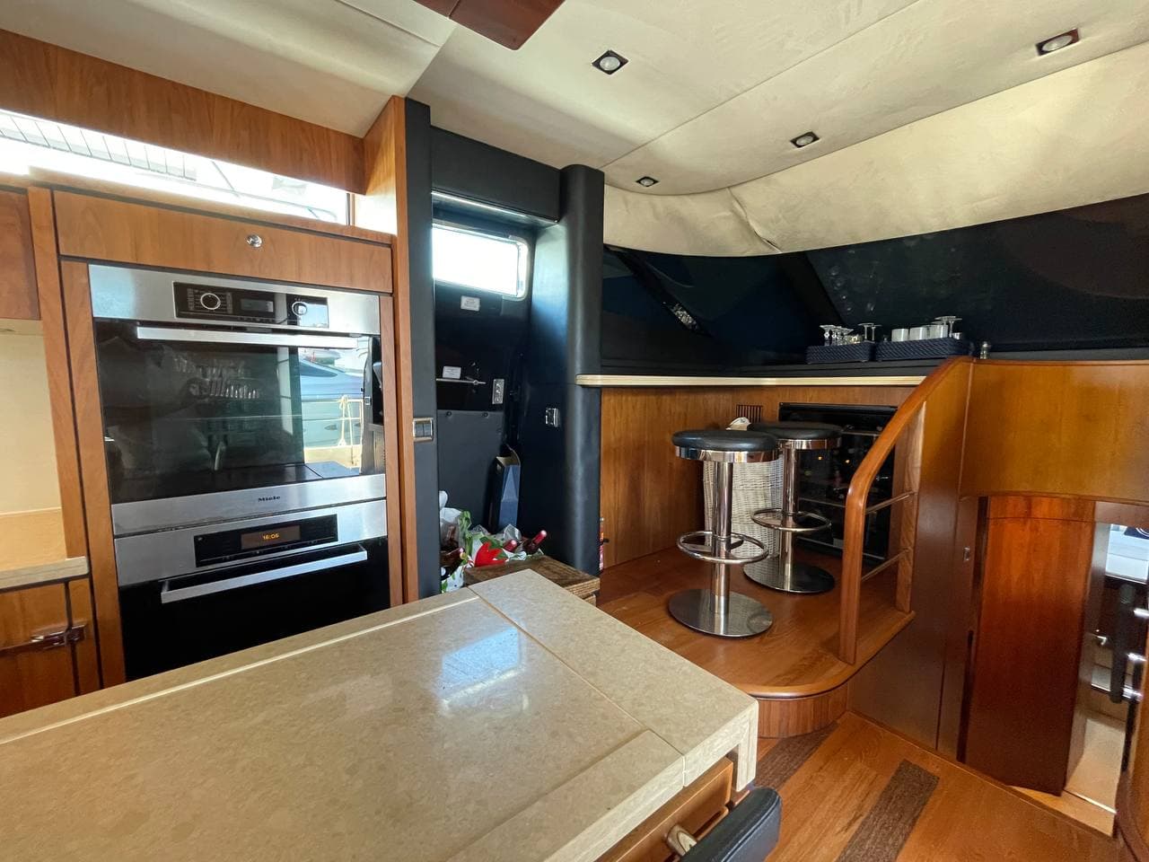 Fairline Squadron 78 view 62