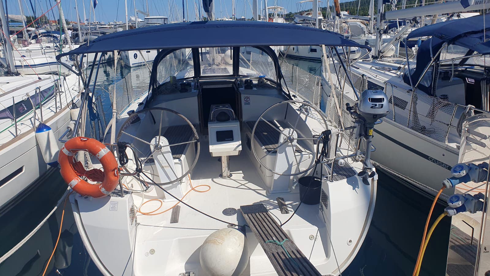 Bavaria Cruiser 37 view 4