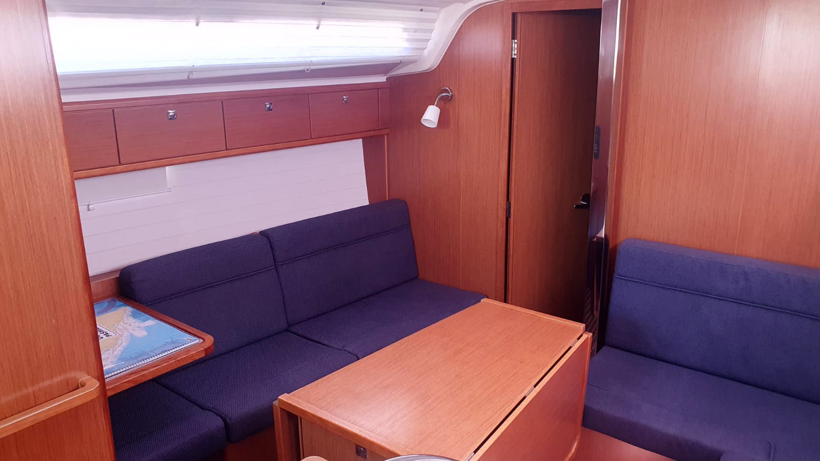 Bavaria Cruiser 37 view 9