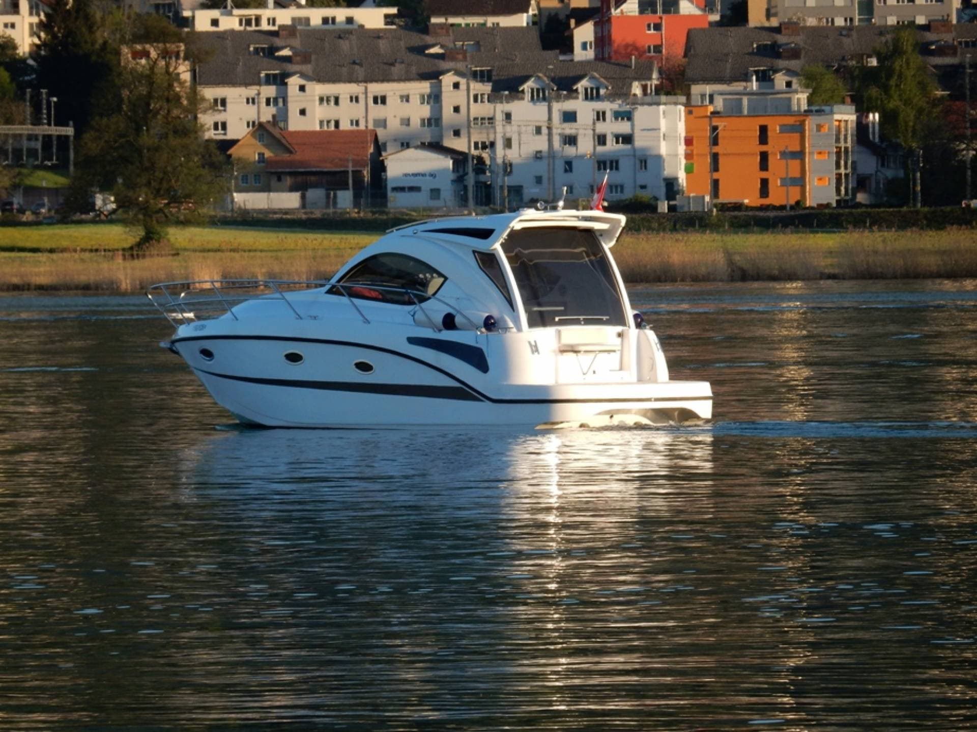 Pearlesea 31 Coupe view 13