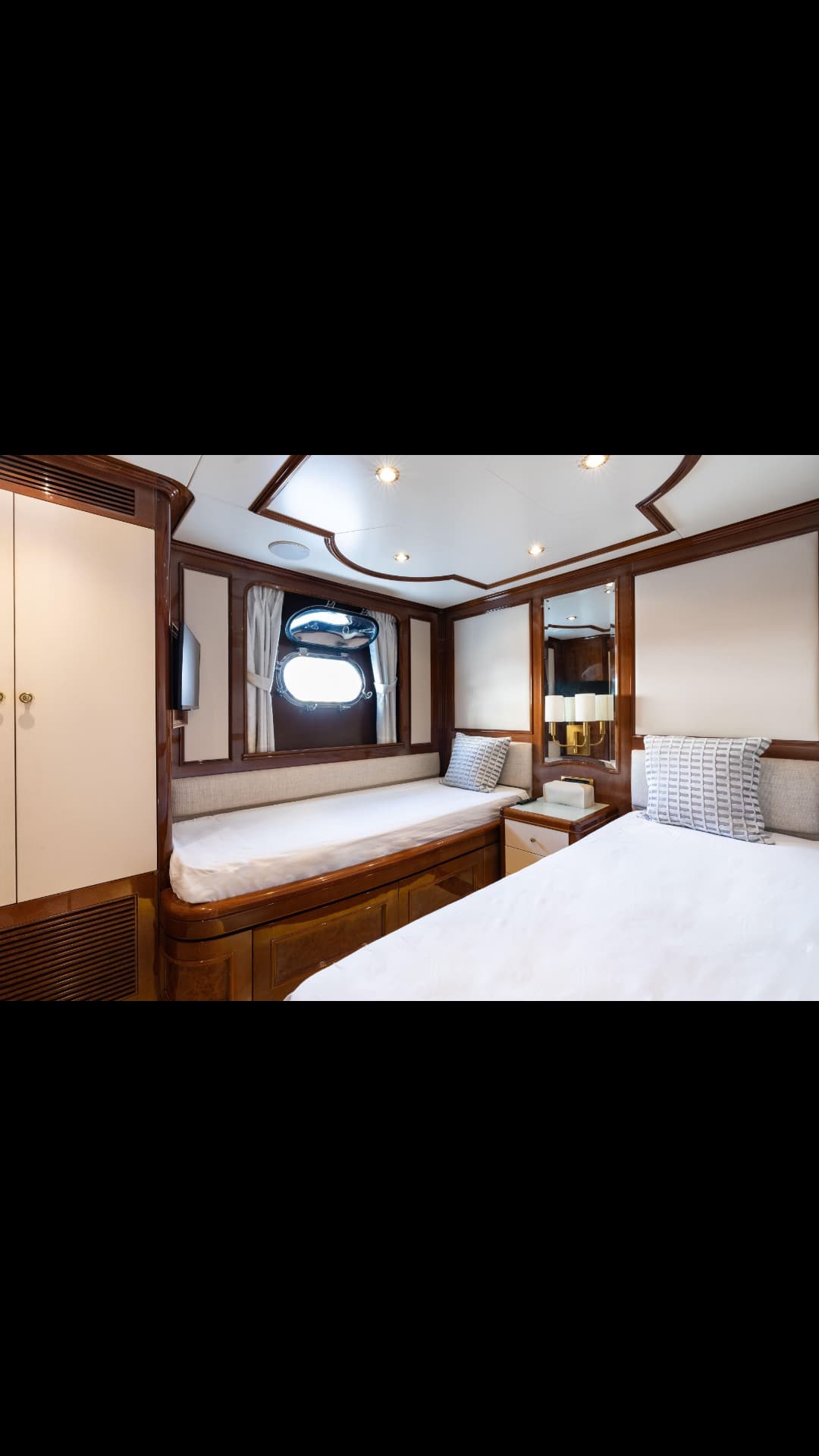 Benetti 115 Classic 35M view 31