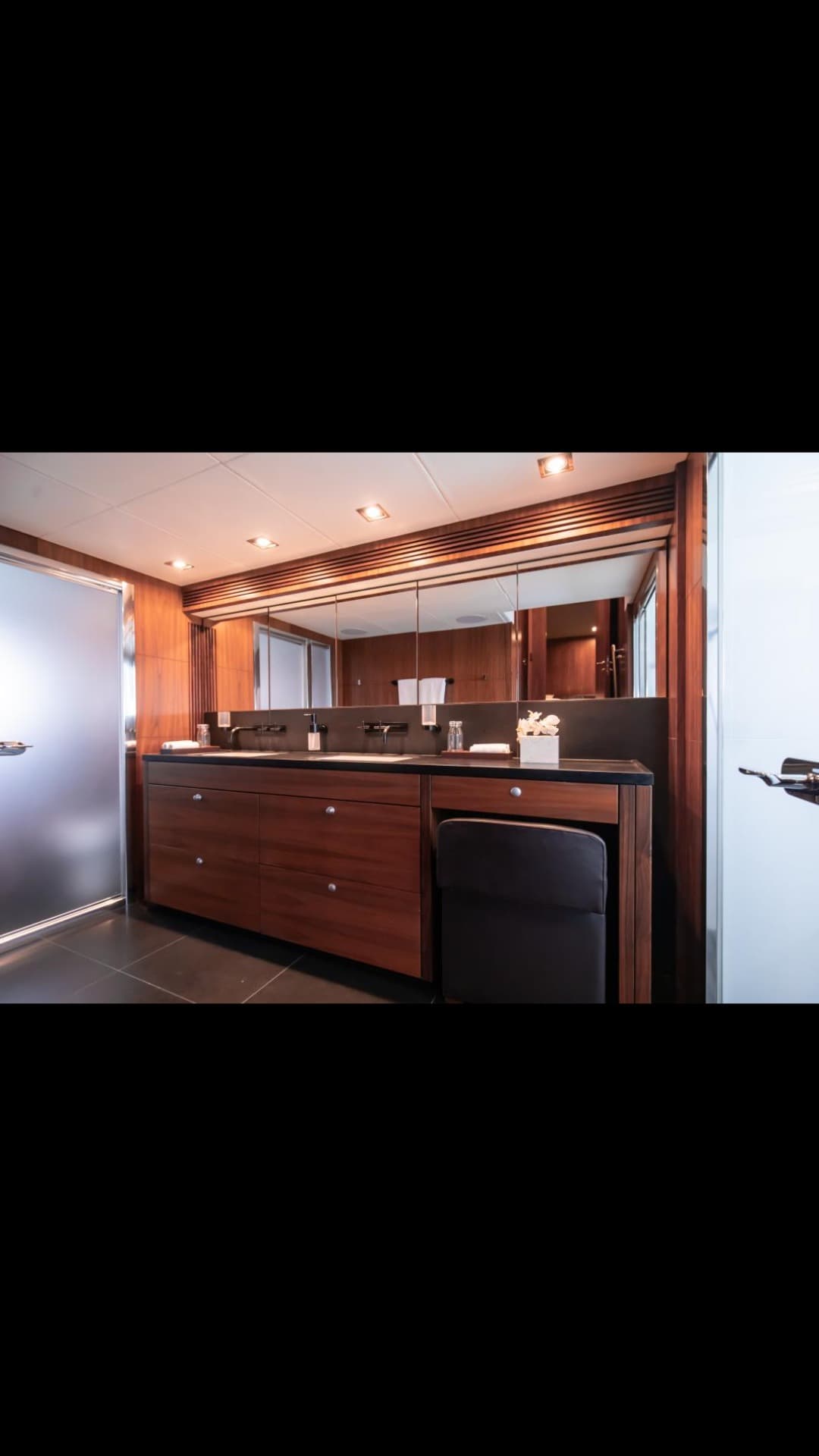 Sunseeker 40M view 28