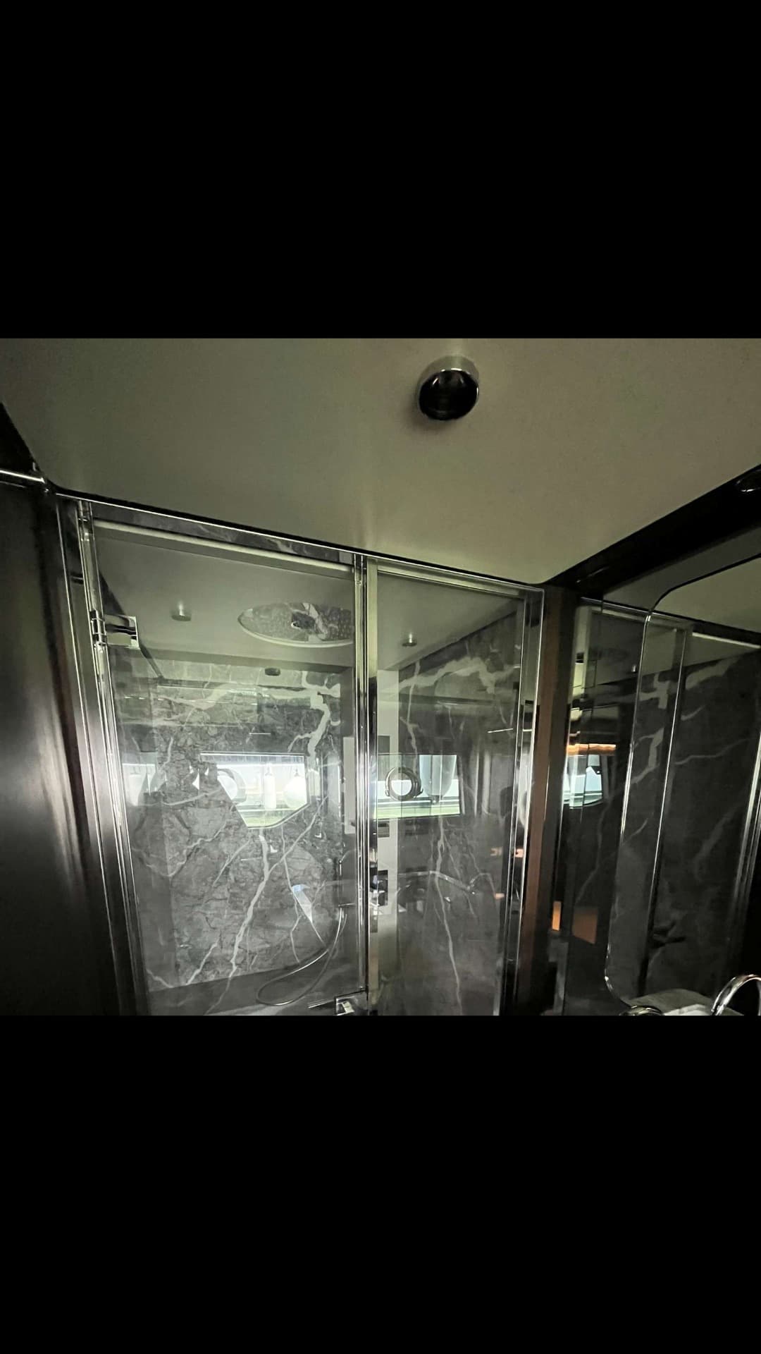 Ferretti 860 view 34