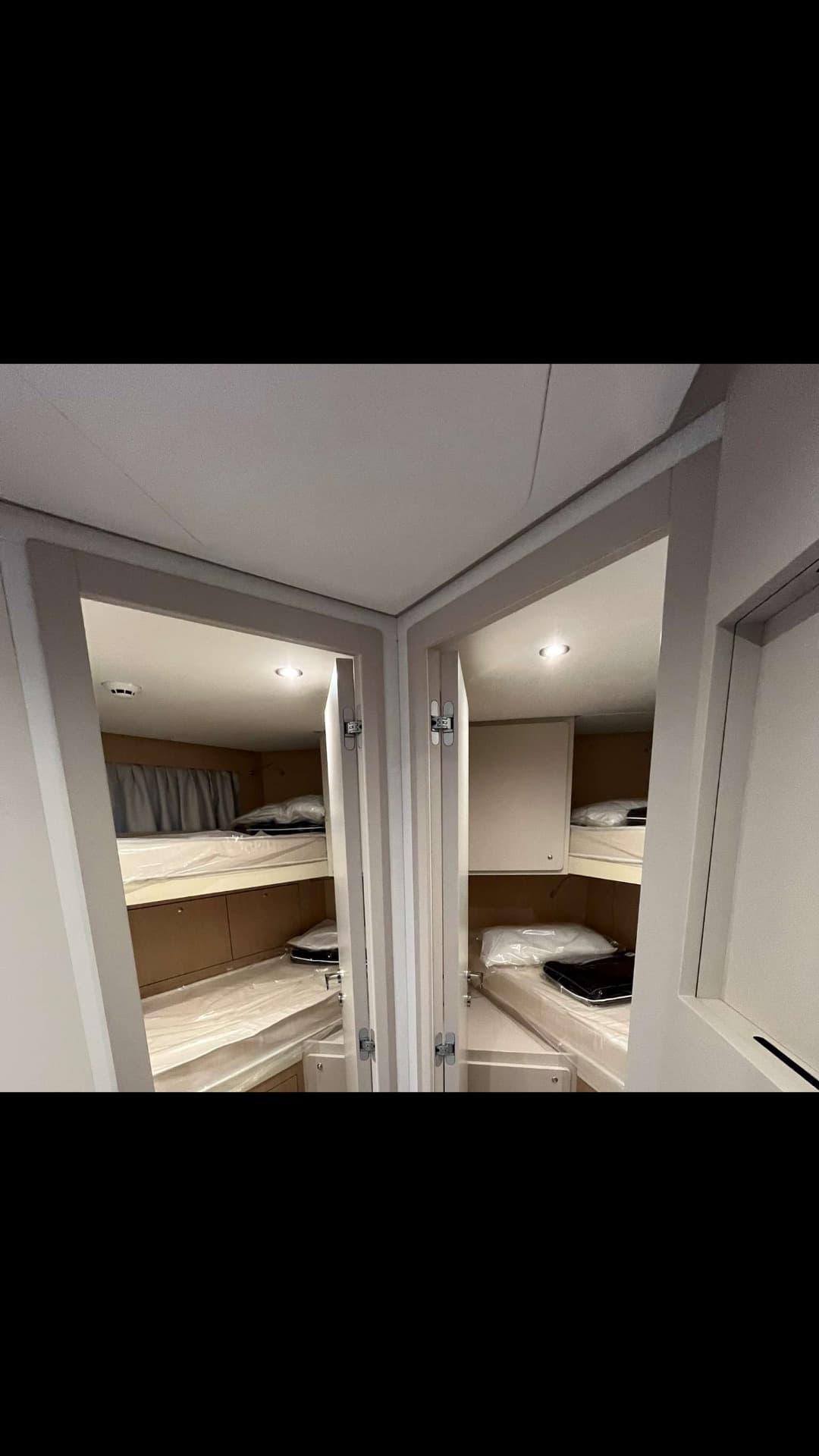 Ferretti 860 view 36