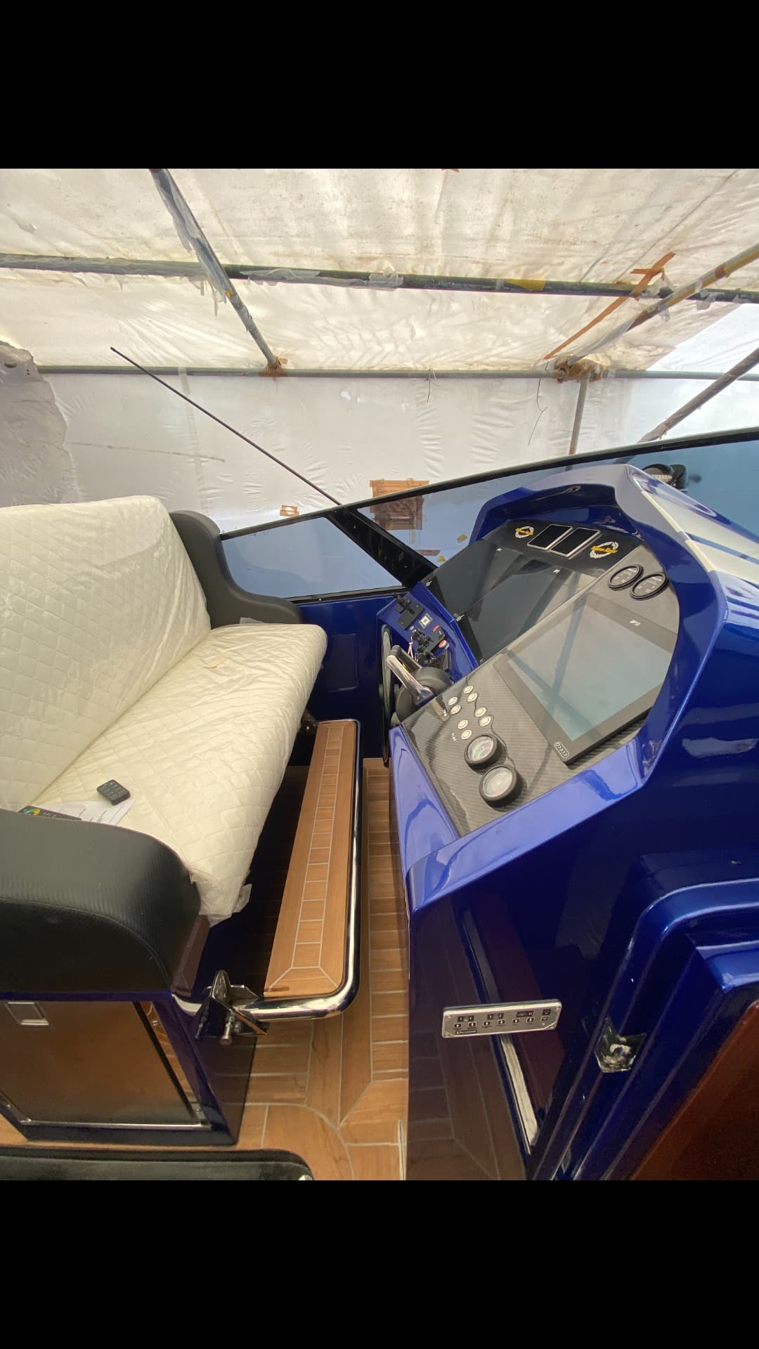 Magnum 40 Restomod 2025 view 29