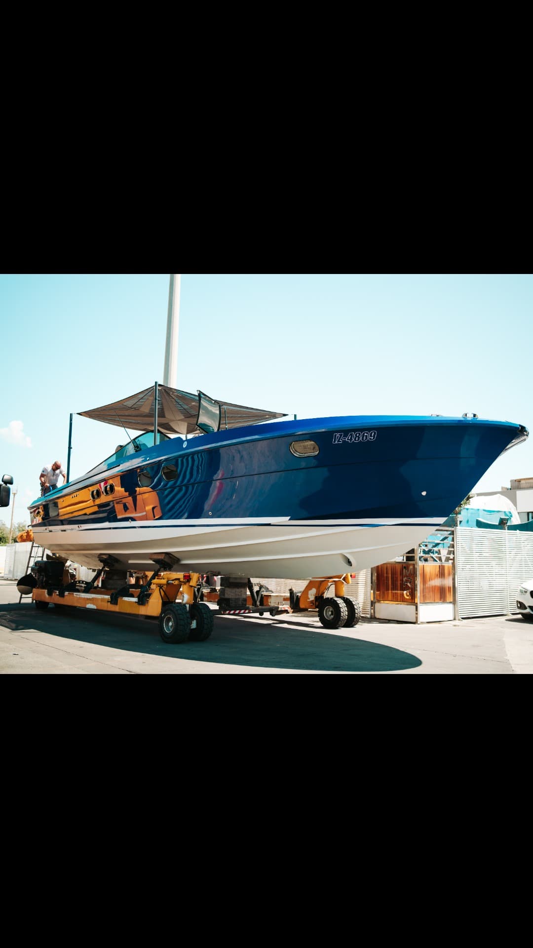 Magnum 40 Restomod 2025 view 2