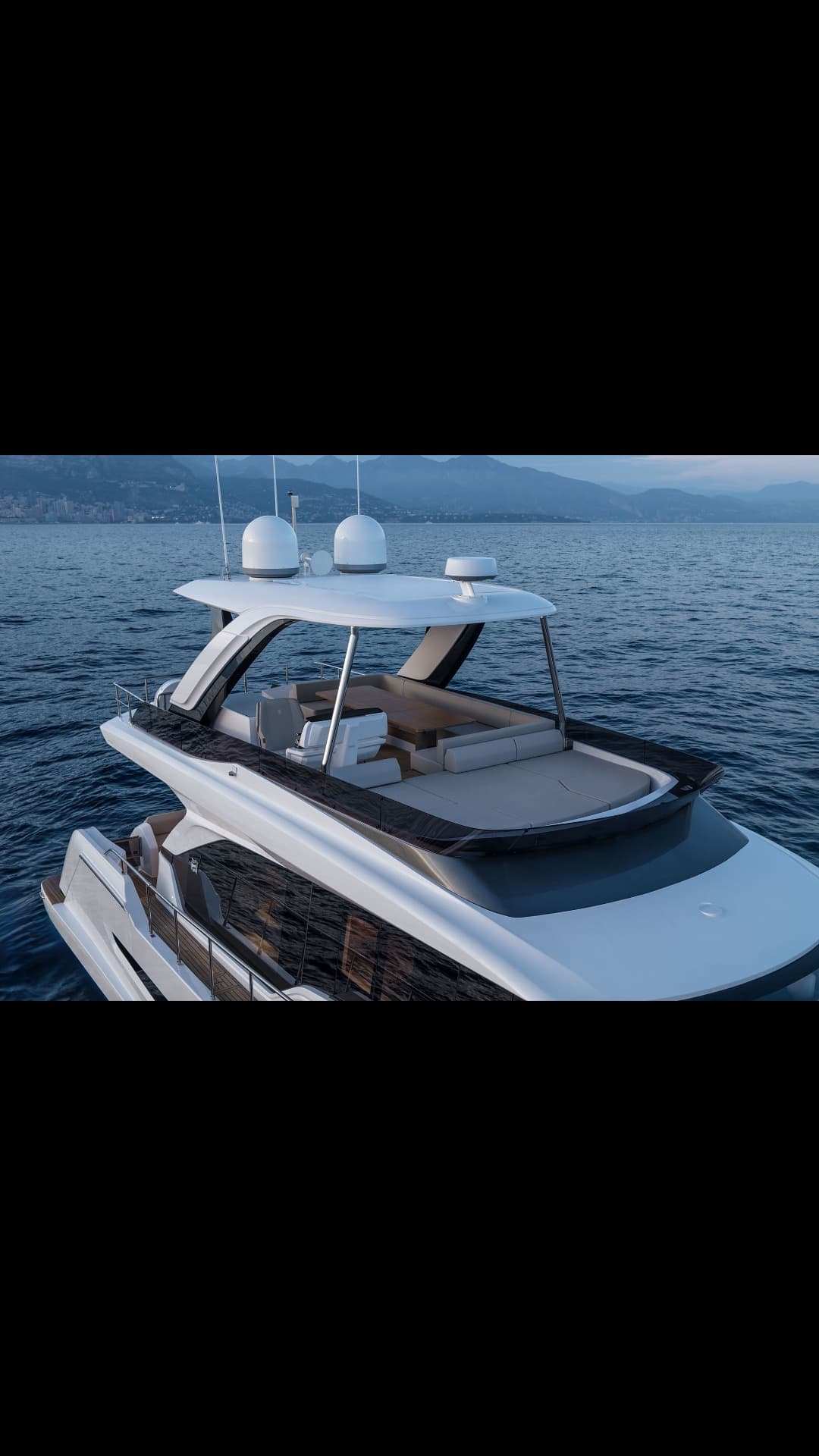 Ferretti Yachts 670 view 8