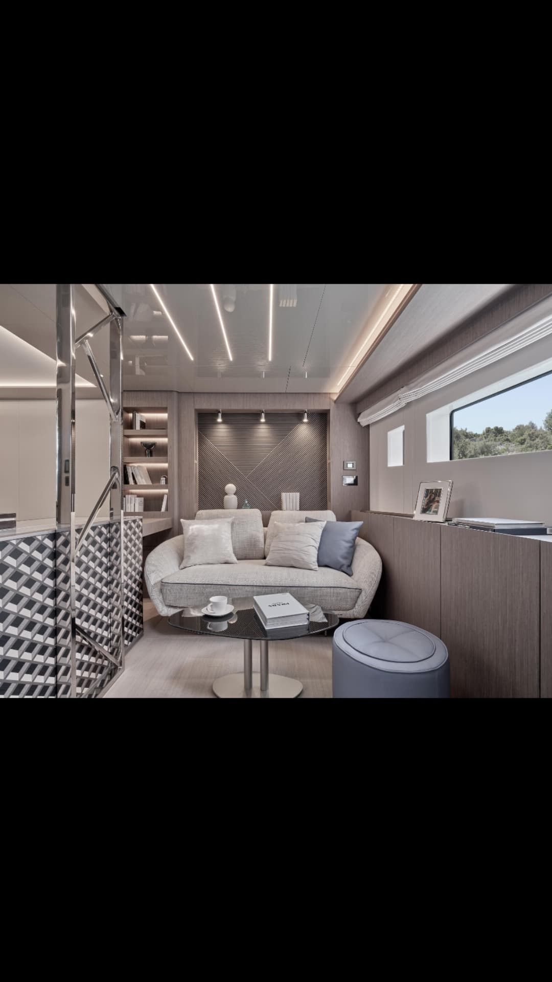 PRESTIGE M8 view 4