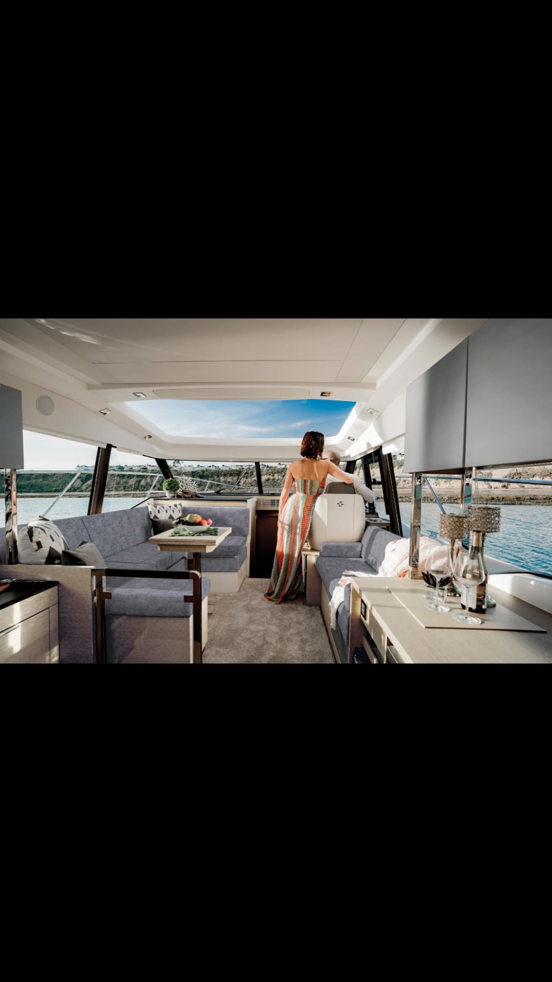 Prestige 420S view 6