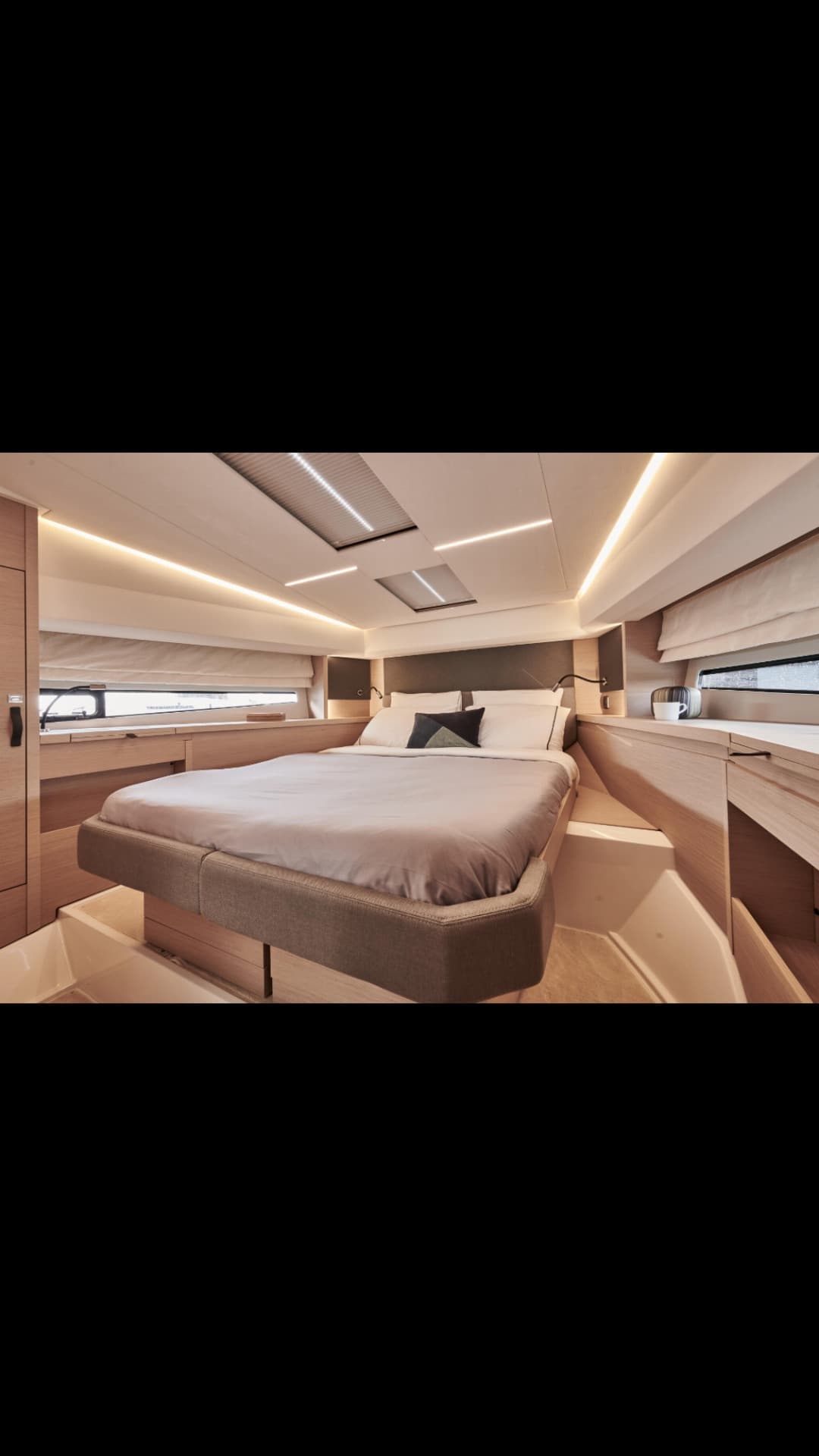 Prestige 460S view 9