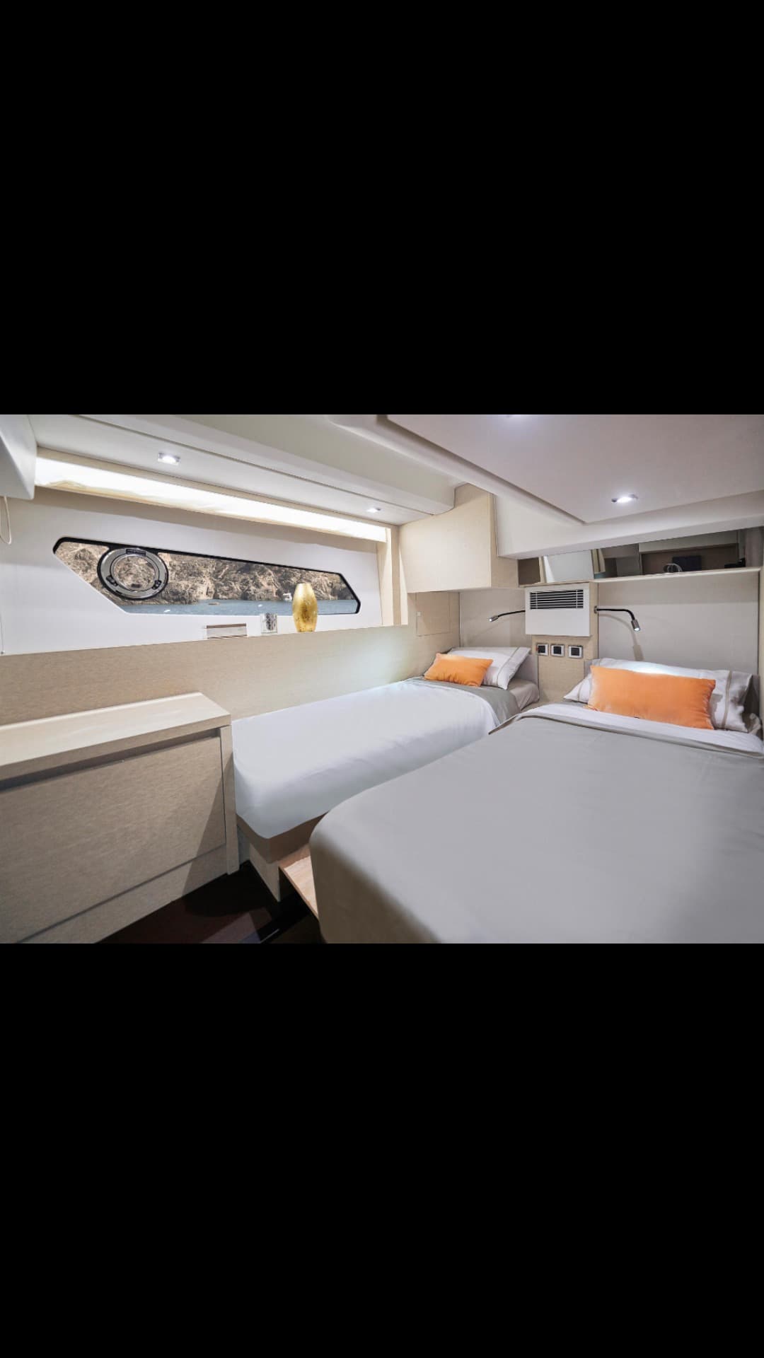 Prestige 460S view 2