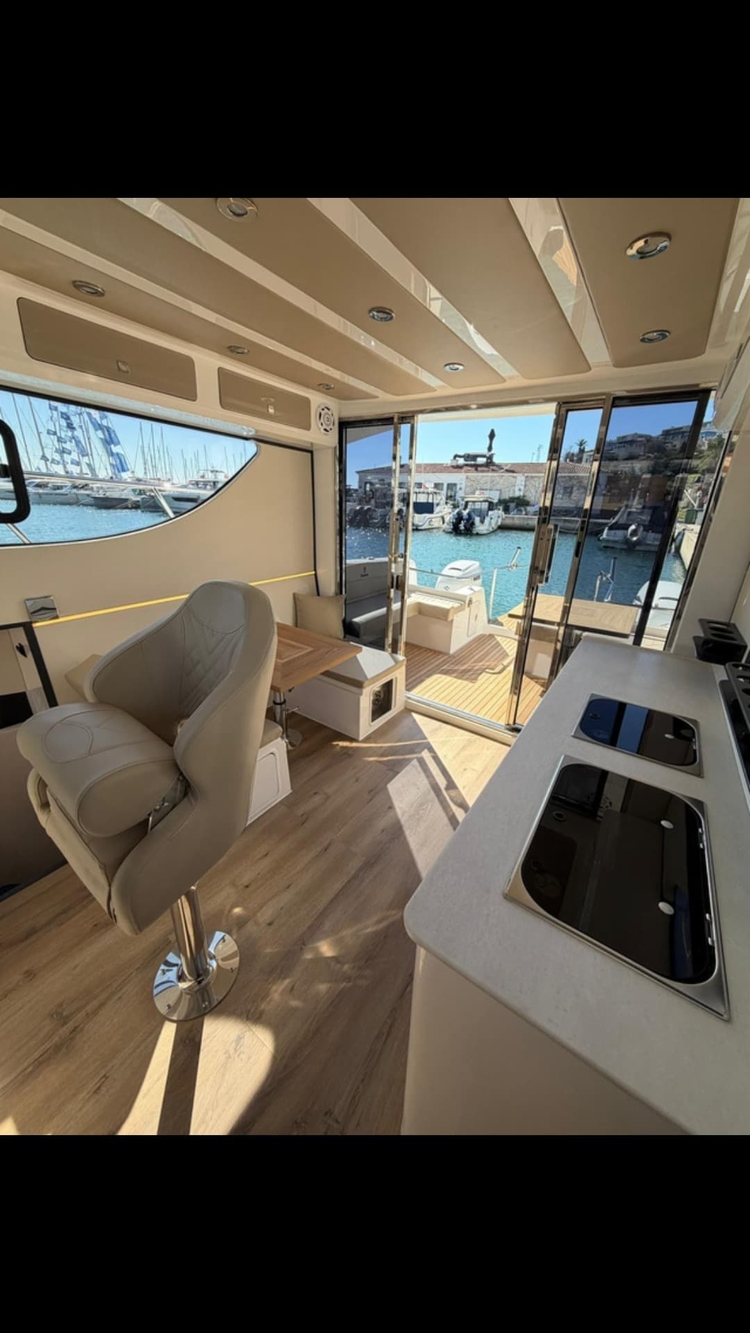 Discovery 30 view 4