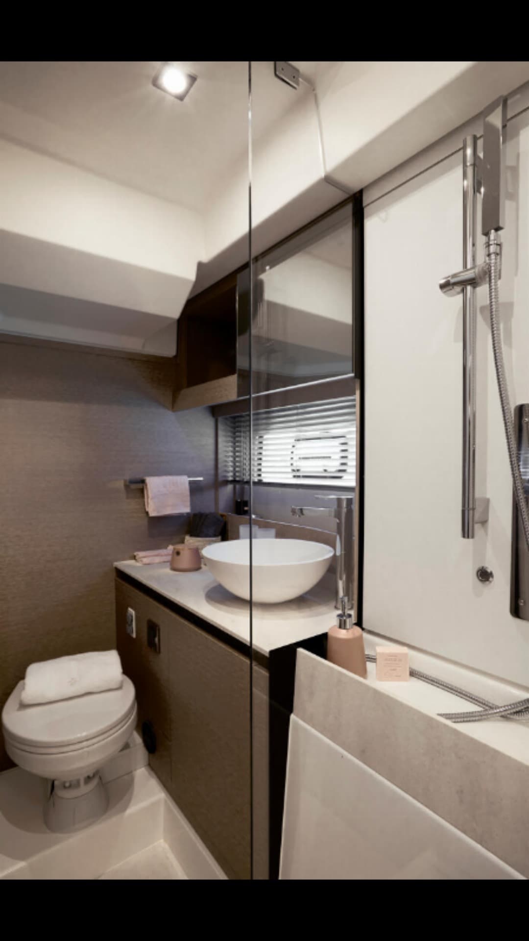 Prestige 420 view 3