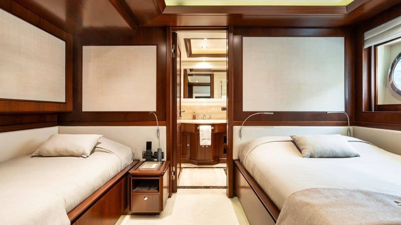 Custom 43M view 22