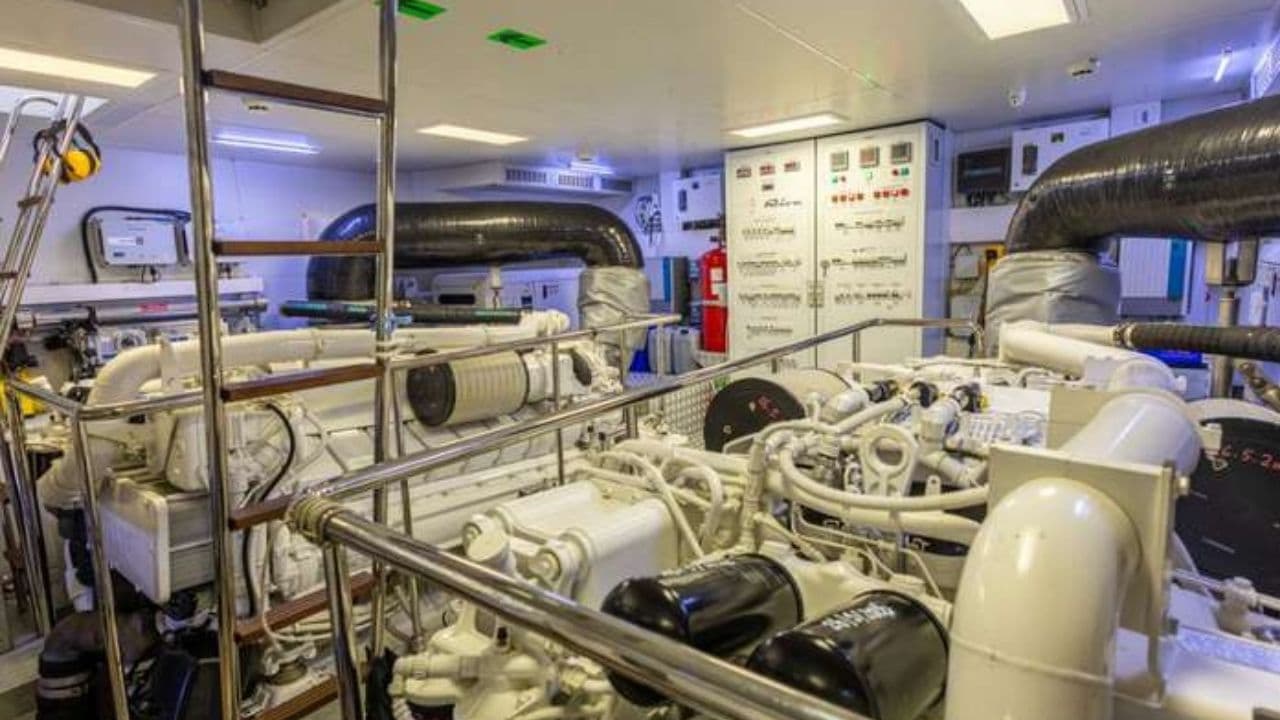 Motor Yacht Riva 100 for Sale view 32